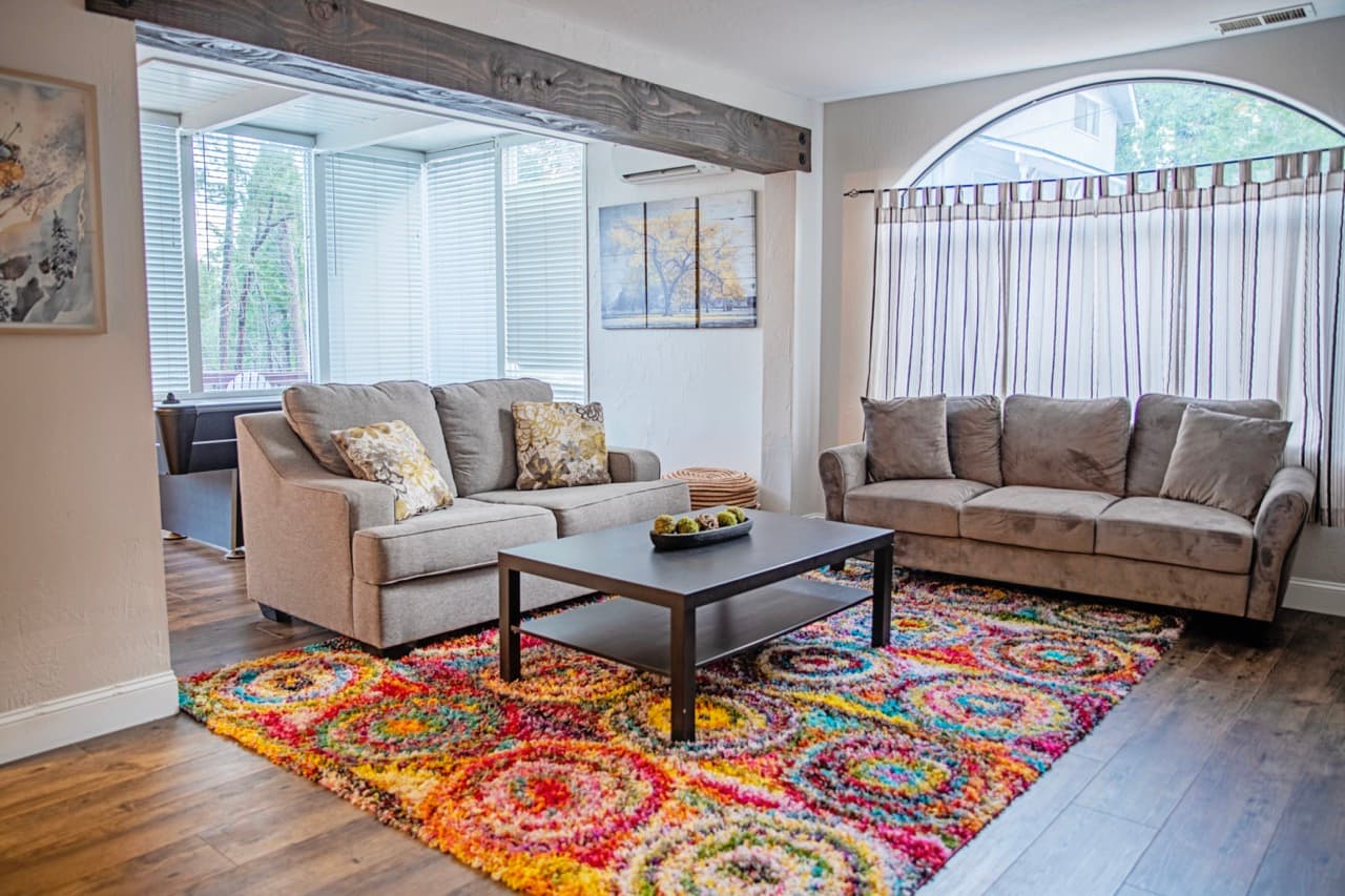 3BR Mountain Cabin Retreat — Living room
